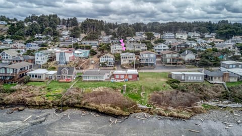 Island Time House in Lincoln City