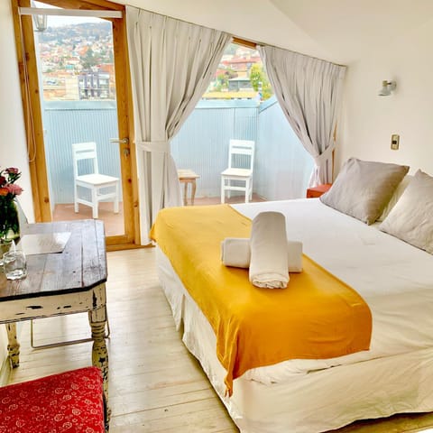 Escalera al Puerto Guest House Bed and Breakfast in Valparaiso