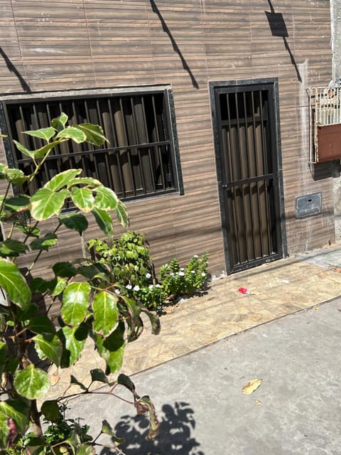 Casa 2 Quartos na Praia de Itapuã com Ar Condo in Salvador