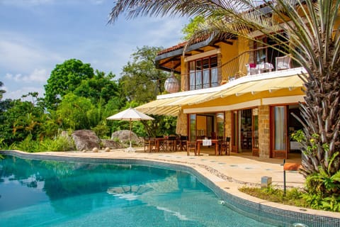Bougainvillea Retreat Bed and Breakfast in Central Province