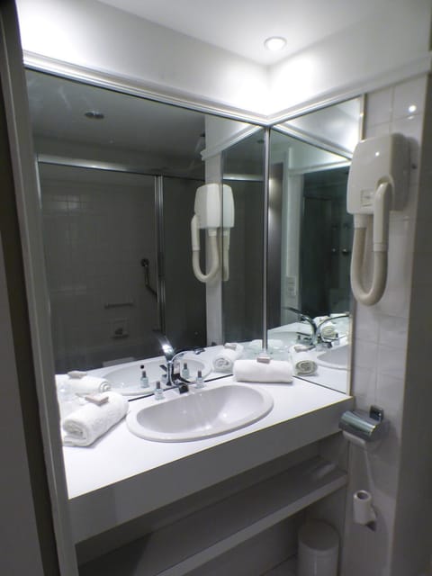 Bathroom, Photo of the whole room, Bedroom