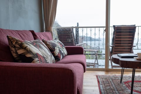 Balcony/Terrace, Living room, Seating area, Sea view