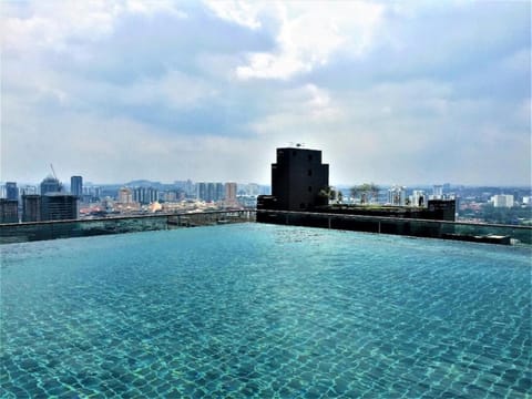 Nearby landmark, Day, Natural landscape, City view, Swimming pool