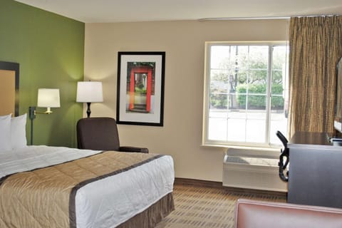 Extended Stay America Select Suites - Chicago - Westmont - Oak Brook Hotel in Westmont