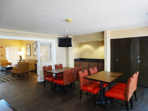 Extended Stay America Suites - Kansas City - Airport - Tiffany Springs Hotel in Kansas City