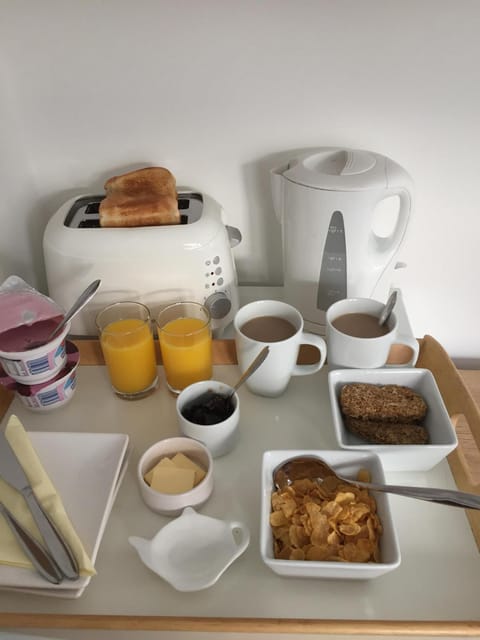 Basingstoke En Suite Room in Garden Annex Übernachtung mit Frühstück in Basingstoke