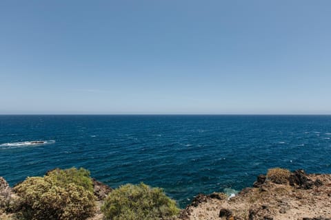 El Mirador: sea views from the shore Apartment in Abona