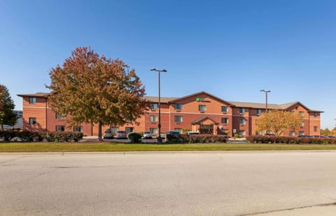Extended Stay America Suites - Madison - Old Sauk Rd Hotel in Madison
