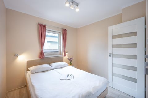 Bed, View (from property/room), View (from property/room), Other, Other, Other, Photo of the whole room, Decorative detail, Decorative detail, Bedroom, towels