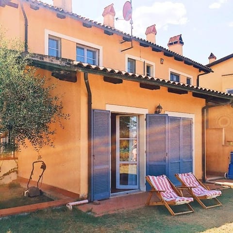 Property building, Day, Garden