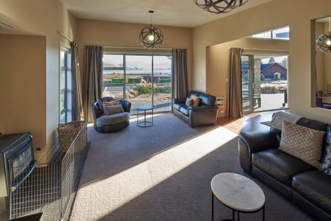 Living room, Lake view, Mountain view, flat iron