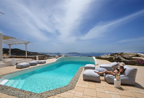 Day, Pool view, Sea view, Swimming pool, sunbed