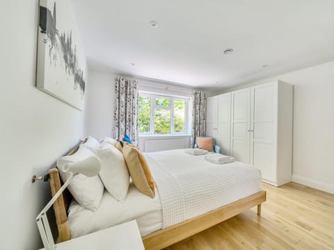 Luxury Oxford Apartment Sleeps 4, Free Parking - Pass the Keys Apartment in Oxford