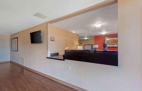 Extended Stay America Select Suites - Rockford - State Street Hotel in Rockford