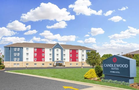 Candlewood Suites Ofallon, Il - St. Louis Area, an IHG Hotel Hotel in Belleville