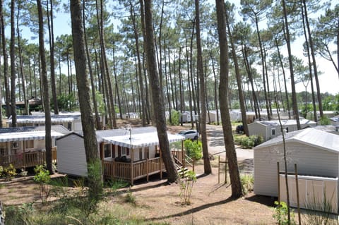 Mobilhome Côte Landaise Les Dunes de Contis Campground/ 
RV Resort in Saint-Julien-en-Born