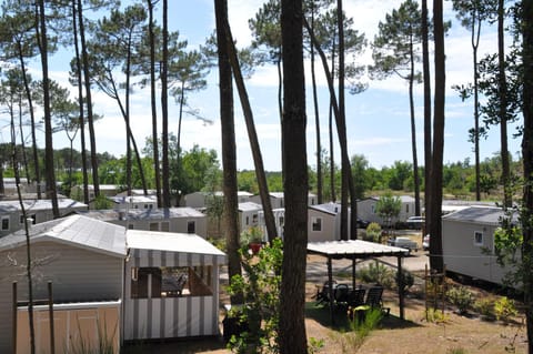 Mobilhome Côte Landaise Les Dunes de Contis Campground/ 
RV Resort in Saint-Julien-en-Born