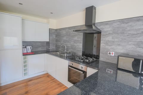 Stylish Modern Newly Built Apartment 15 min From City Centre Apartment in Edinburgh