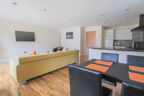 Stylish Modern Newly Built Apartment 15 min From City Centre Apartment in Edinburgh