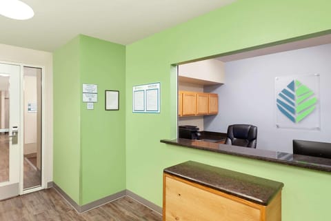 WoodSpring Suites Sioux Falls Hotel in Sioux Falls