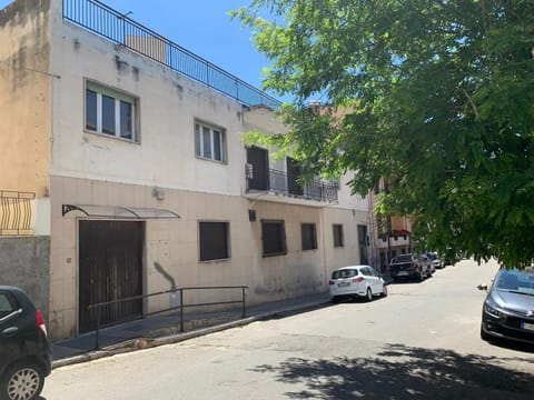 Property building, Facade/entrance, Neighbourhood