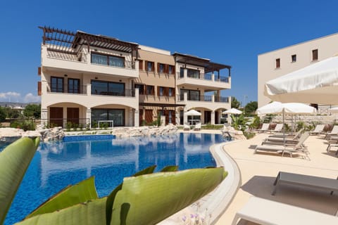 Aphrodite Hills Rentals - Premium Serviced Apartments Hotel in Kouklia