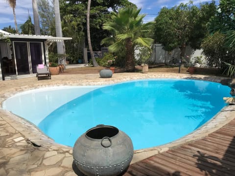 Villa Jasmin avec piscine chauffée à 50m plage et lagon Villa in Saint-Paul