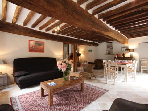 La Grange de Cerisé - Gîte traditionnel avec Wifi, proche Alençon - FR-1-497-24 House in Normandy