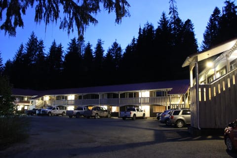 Pioneer Inn by the River Motel in Port Hardy