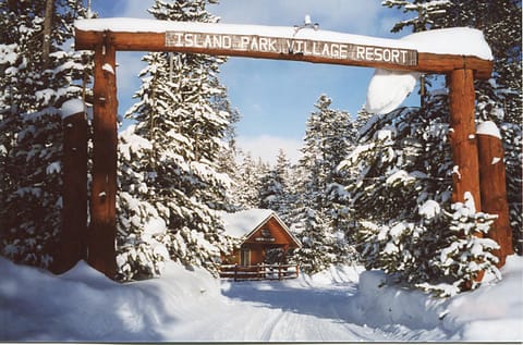 Facade/entrance, Winter, On site