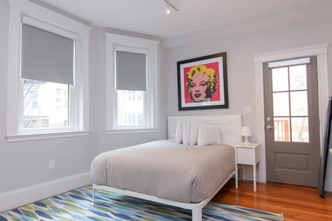 A Stylish Stay w/ a Queen Bed, Heated Floors.. #23 Appartement-Hotel in Brookline
