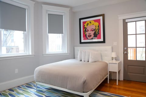 A Stylish Stay w/ a Queen Bed, Heated Floors.. #23 Apartahotel in Brookline