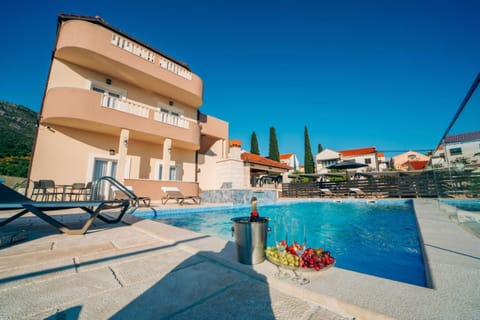 Sun Haven Luxury Apartments Bed and Breakfast in Cavtat