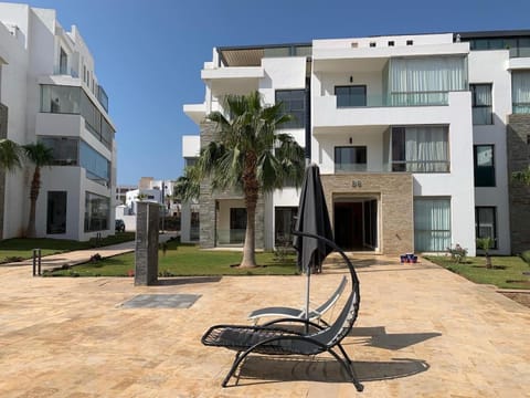 Très haut standing piscine, plage + Netflix Condominio in Agadir