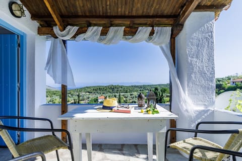 Patio, Natural landscape, View (from property/room), Balcony/Terrace, Mountain view