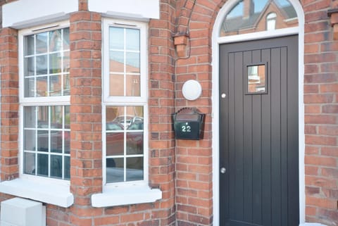 Modern Queens Quarter Townhouse 2 House in Belfast