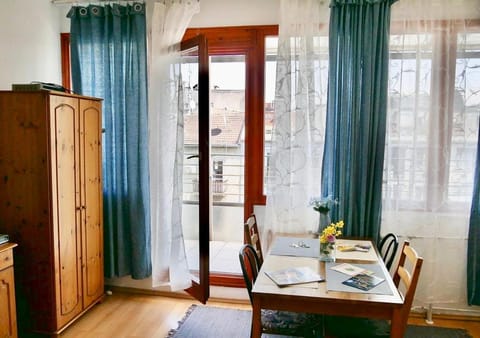 CasaLara-Cozy Nest Near Buda Castle Condo in Budapest