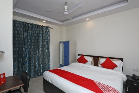 FabHotel Iris Lite Hotel in New Delhi