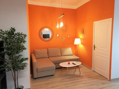 BEAU T3 NEUF PROCHE VIEUX-PORT A LA PLACE CORDERIE Apartment in Marseille