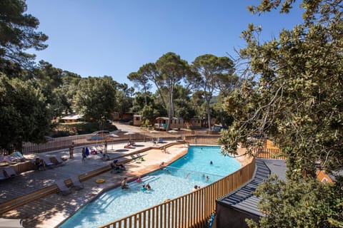 Huttopia Forêt de Janas Campingplatz /
Wohnmobil-Resort in La Seyne-sur-Mer
