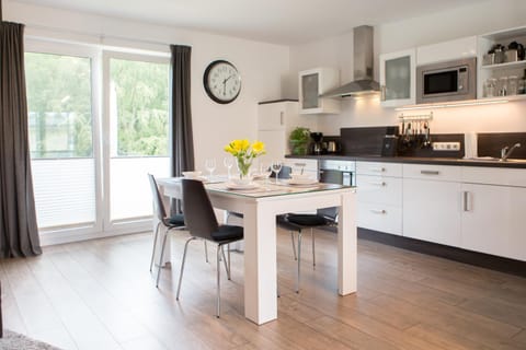 Kitchen or kitchenette, Dining area, Communal kitchen