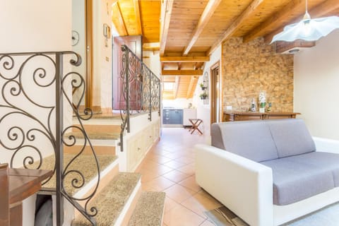 Communal lounge/ TV room, Bed, Living room, Photo of the whole room, Seating area