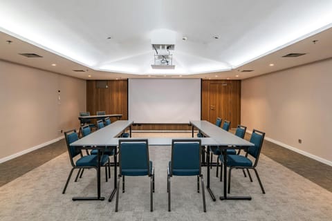 Meeting/conference room