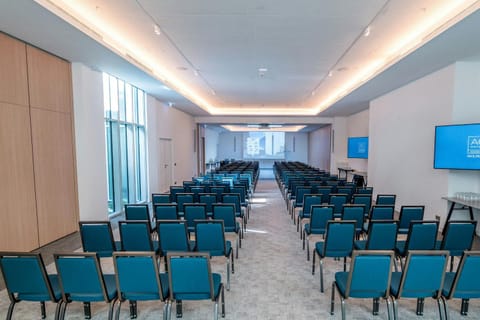 Meeting/conference room