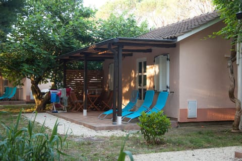 Bungalow comfort 100 m from the Beach Campground/ 
RV Resort in Premantura