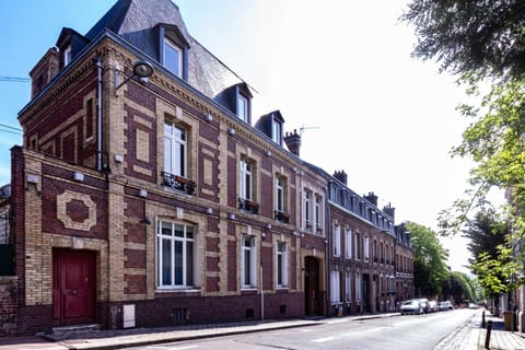 Property building, Facade/entrance, Neighbourhood