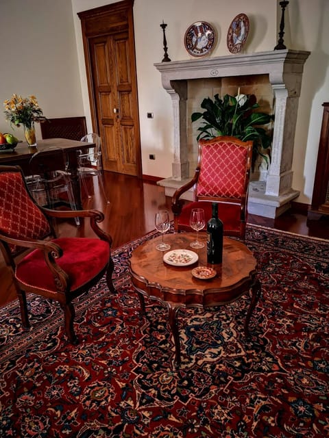 Living room, Seating area, flat iron