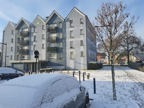 Property building, Day, Winter