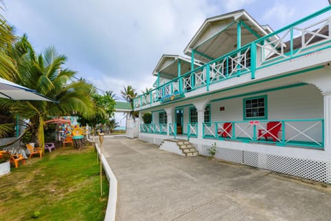 Facade/entrance, Sea view