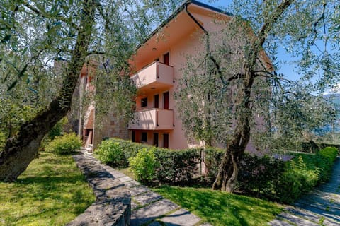 Garden Beth's House Apartment in Brenzone sul Garda